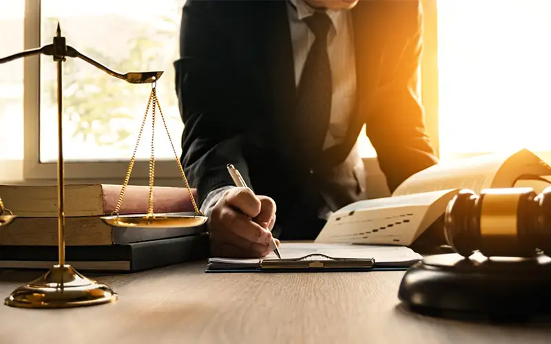 موفقیت وکیل در پرونده‌های تجاری بین‌المللی